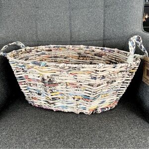 NWT Trader Joes Basket Recycled Newspaper Hand Woven Boho 16x12 Metal Frame